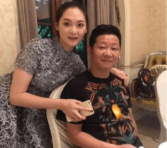 致富养鸡好段_致富养鸡视频_养鸡致富经