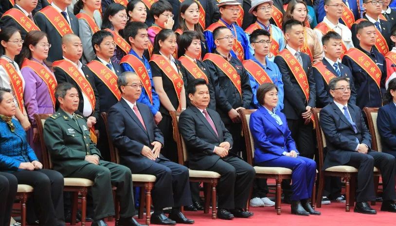 致富经养鹅_鹅致富养殖_养鹅的效益