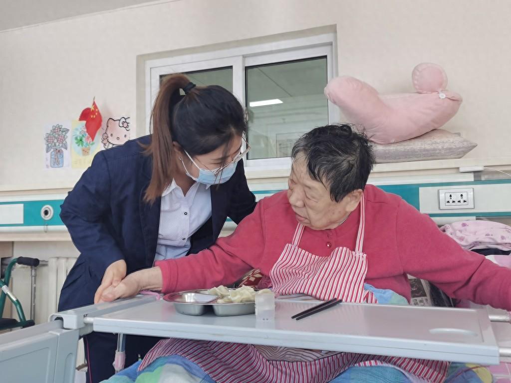 “金牌”护理员如何炼成？重阳节前记者走进青岛福彩养老院