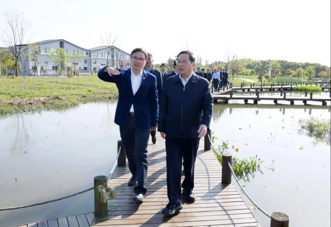 致富农民劳动的精神_致富农民有情怀打一成语_农民致富经