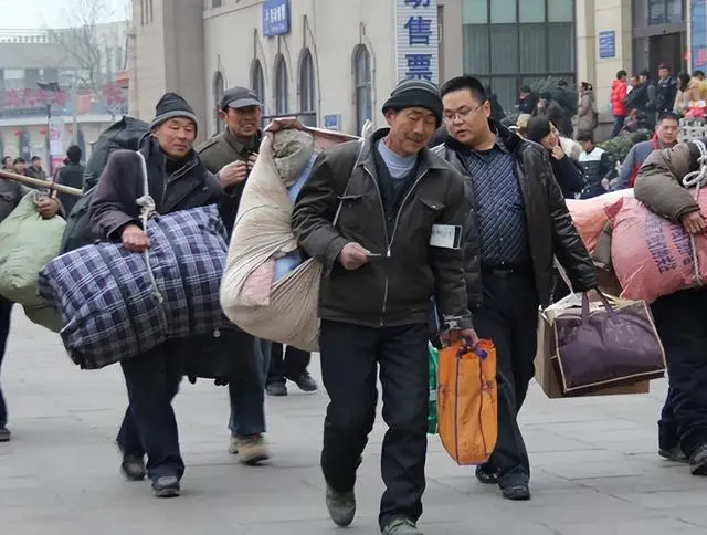 乡村振兴战略下，农民自身的哪些因素，制约了农民的就业转型？