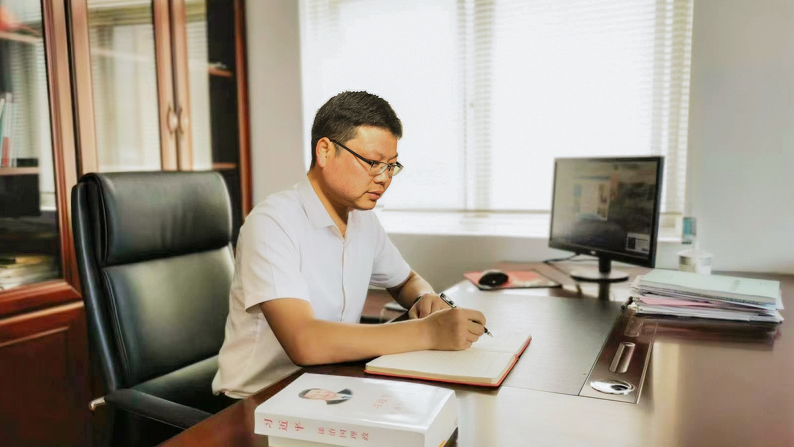 我校毕业生获“全国高校毕业生基层就业卓越奖”