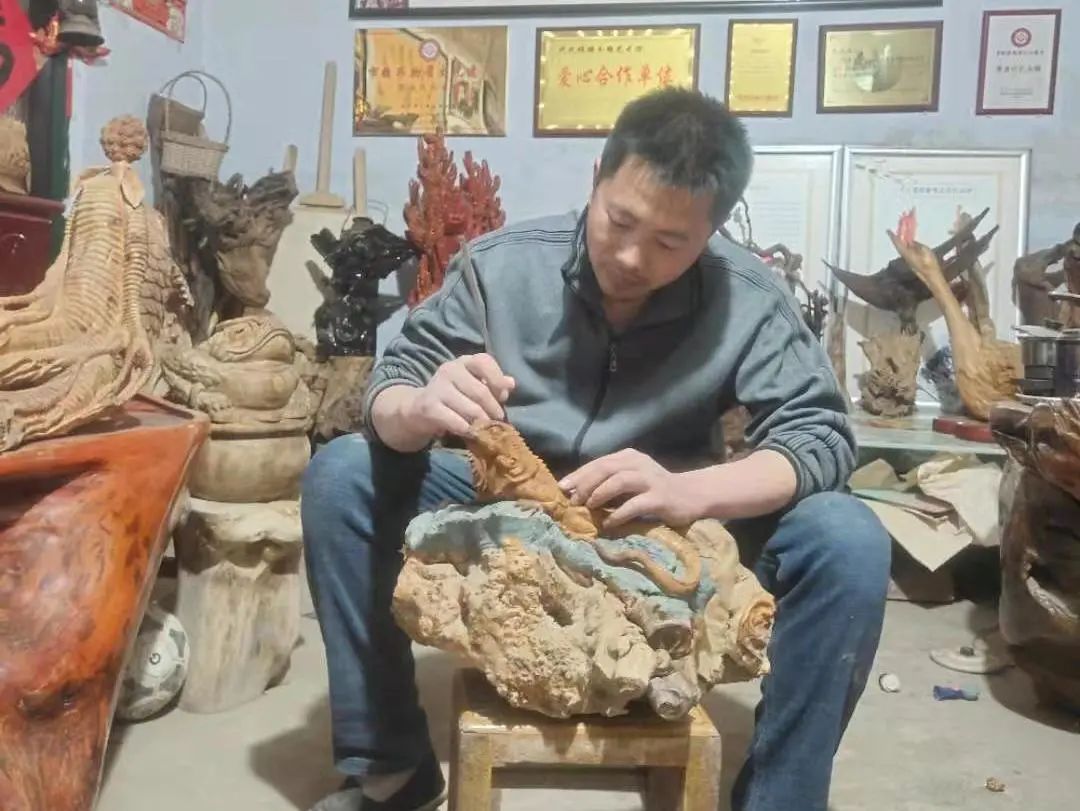 致富经杀人蜂怎么养_致富经养蜜蜂致富视频_致富经养野蜂