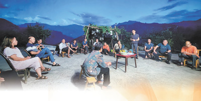 致富经养锦鲤_锦鲤养殖致富能手_小伙养殖锦鲤