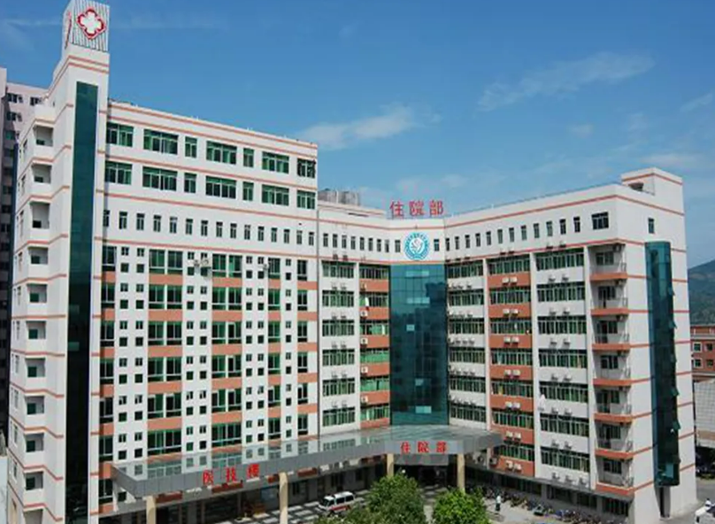致富上面养蛇人说的是谁_养蛇致富女蛇毒44亿_致富经上面说的养蛇人