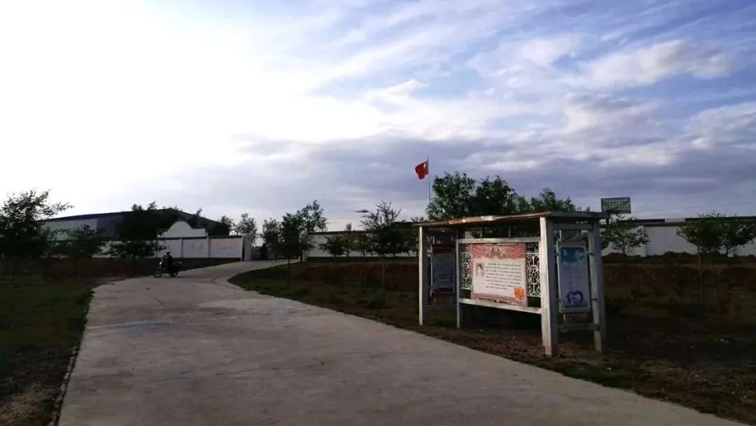 浙江湖州湖羊养殖场视频_湖州养羊养殖场在哪里_湖州致富羊养殖