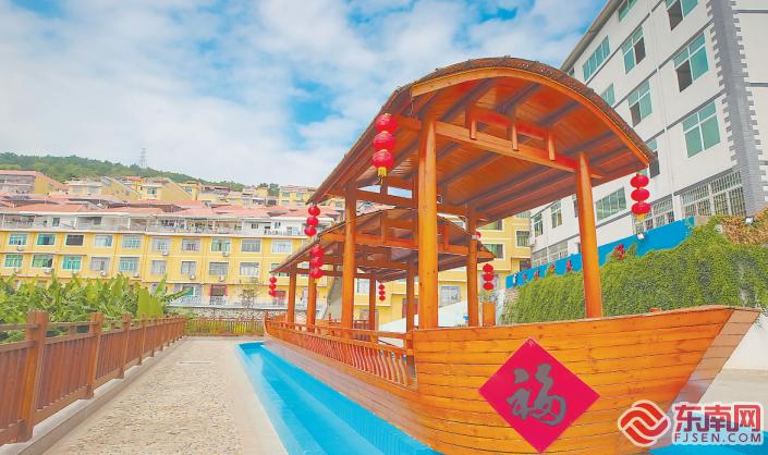 下岐村渔民广场一角