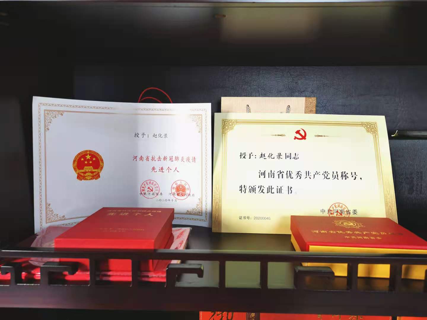 致富经 双孢菇_致富经香菇_致富经菌菇种植
