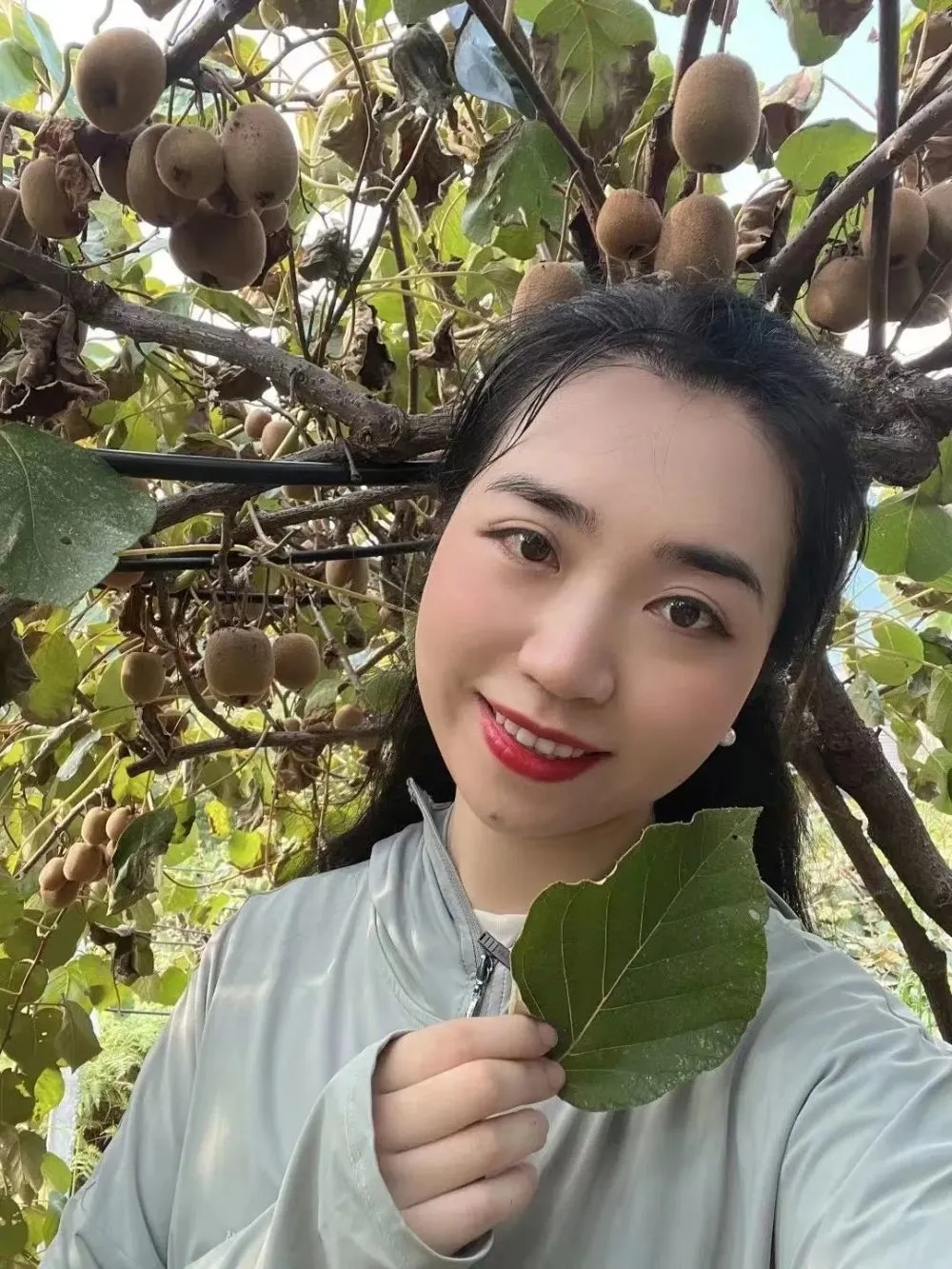 致富经90后美女养鸡_致富养殖美女农村小说_农村美女养殖致富