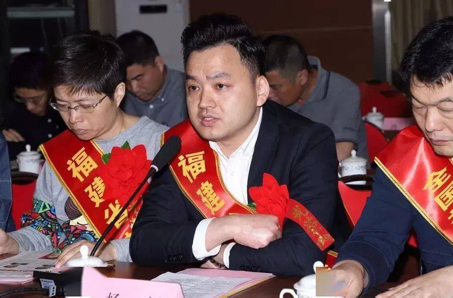 养殖鳗鱼赚钱吗_致富养殖鳗鱼图片_鳗鱼养殖致富经