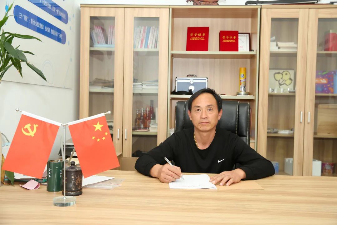 青蟹养殖5亩赚800万_致富养殖青蟹视频_青蟹养殖致富经