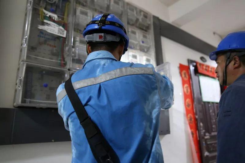 致富经养叉尾视频_叉尾养殖视频教程_叉尾养殖技术