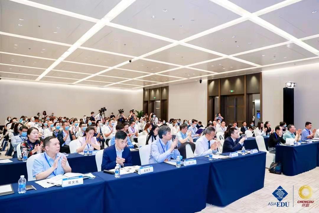 讲“五育并举”成功案例 谈“优质均衡”实践路径 论“双减”之下怎么办 9位校长发