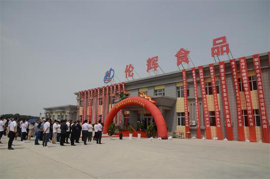 不忘社会责任，带动群众增收