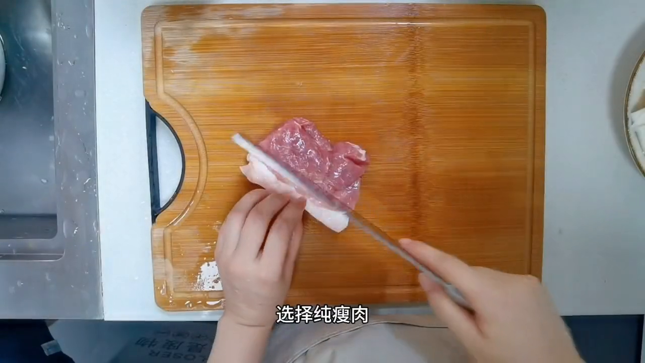 第115期 平菇炒肉片，这样做真的很简单，鲜嫩美味，大...