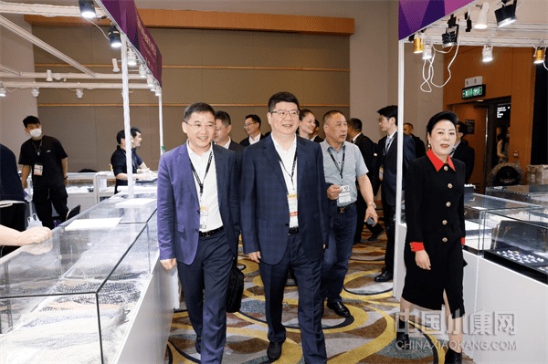 拼经济│浙江诸暨：珠耀香江 走向世界