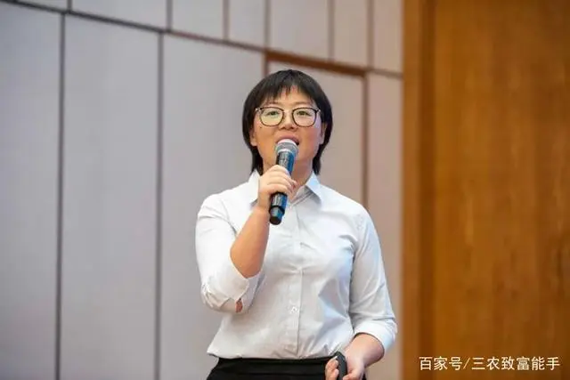 草莓致富经_致富金种植草莓_致富经草莓种植视频