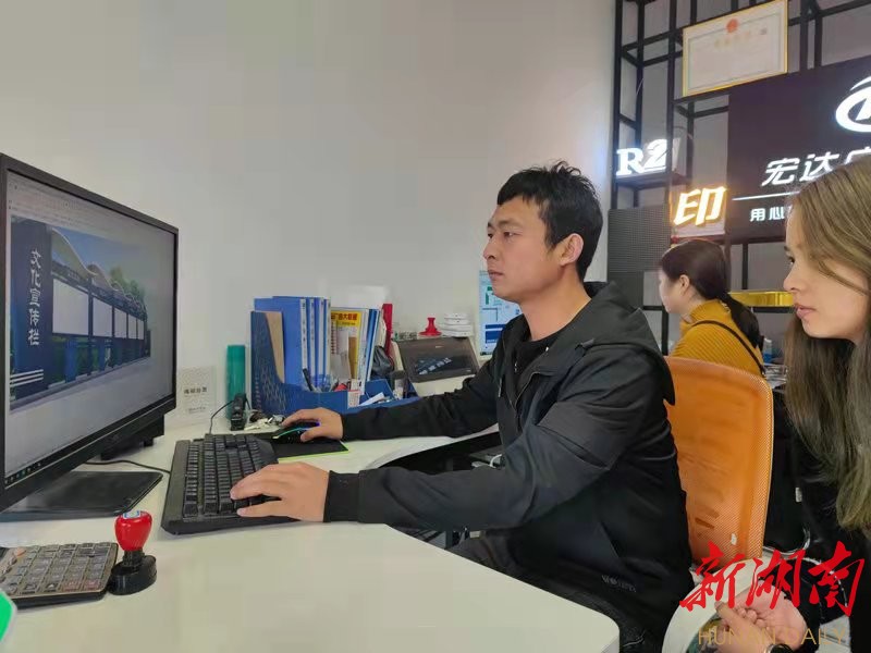 泥鳅养殖致富_致富经90后小伙养泥鳅_泥鳅养殖户抱团致富
