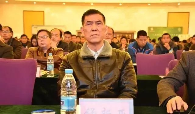 麻辣小龙虾赚钱吗_致富经小龙虾养殖技术_致富经麻辣小龙虾