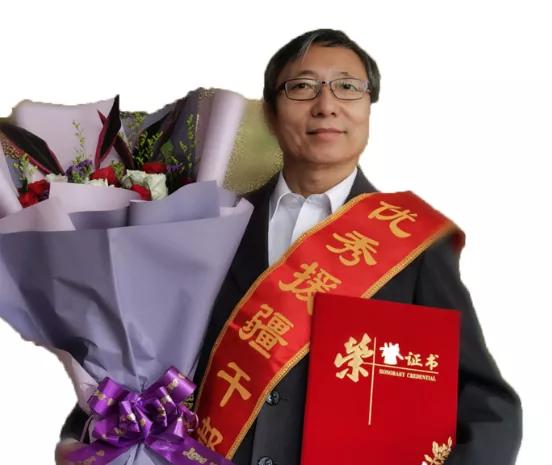 致富经沙漠上建村庄_沙漠村庄有什么东西_沙漠村民