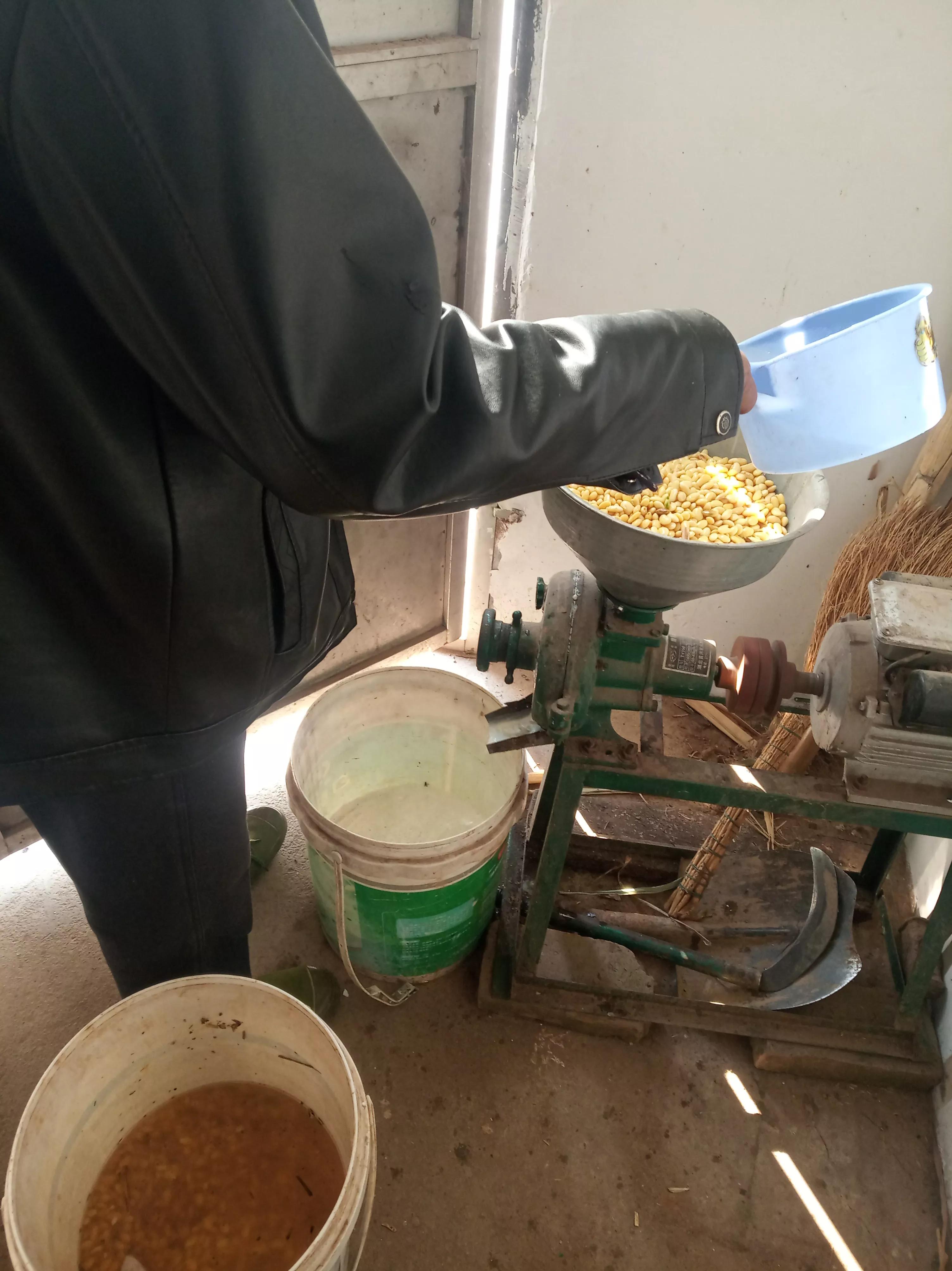 河虾养殖视频致富经河虾养殖_河虾养殖技术 河虾如何养_河虾养殖技术(河虾如何养)
