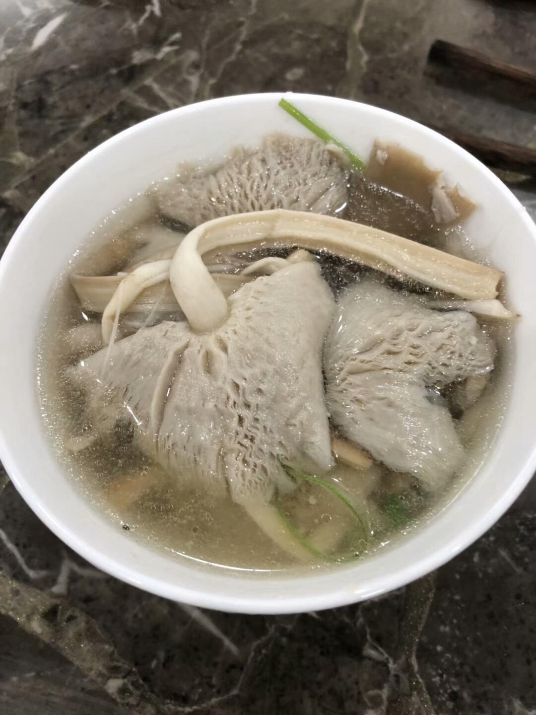 蘑菇种植效益_种植什么蘑菇致富_蘑菇致富种植视频