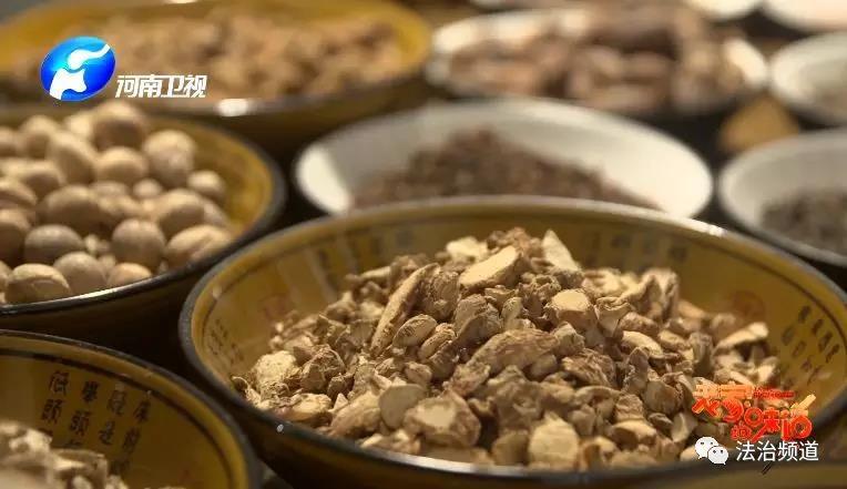 农村养麻鸭视频_冬季麻鸭养殖技术_致富经麻鸭怎么过冬