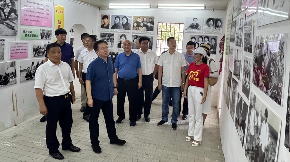 孔雀养殖棚设计图_孔雀建造养殖大棚技术要点_养殖孔雀大棚建造技术