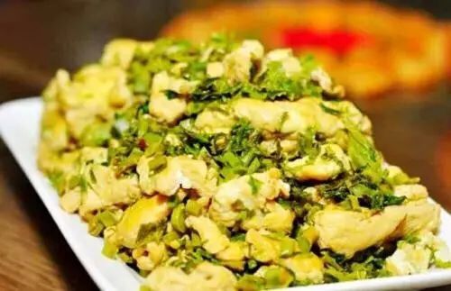 春来第一鲜！烟台野菜上市了！香椿50元/斤、荠菜6元/斤、苦菜2元一把…