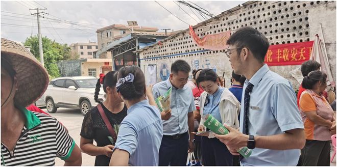 金融助力养牛户，念好特色养殖致富经