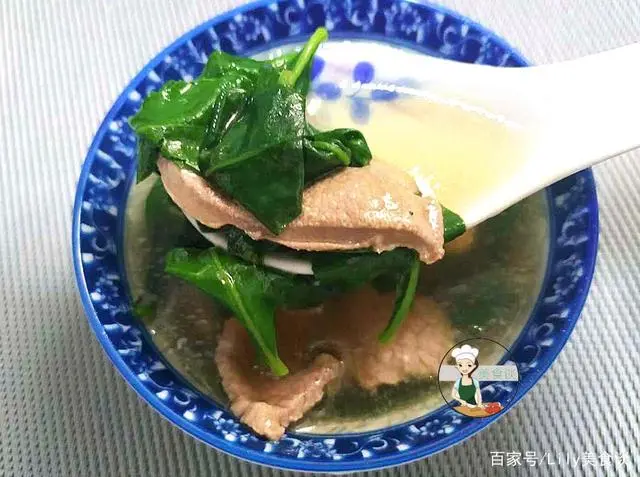 香椿树下养鸡可行吗_致富经香椿鸡养殖_养殖香椿树赚钱吗