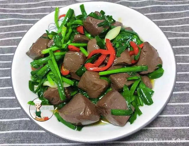 致富经香椿鸡养殖_香椿树下养鸡可行吗_养殖香椿树赚钱吗