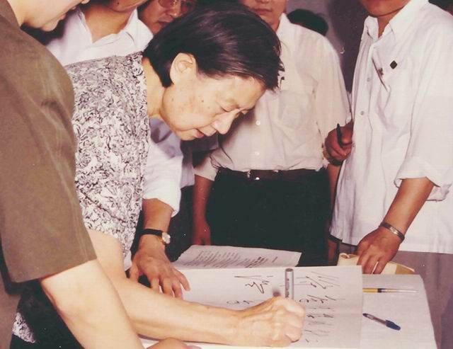 安康倾力打造生态保健天然富硒茶