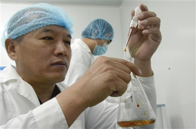 视频养殖蚯蚓鸡技术教程_蚯蚓鸡养殖技术视频_视频养殖蚯蚓鸡技术大全