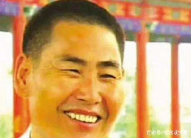 致富经 收破烂的女人_收破烂的穷小子_收破烂成富豪的电视