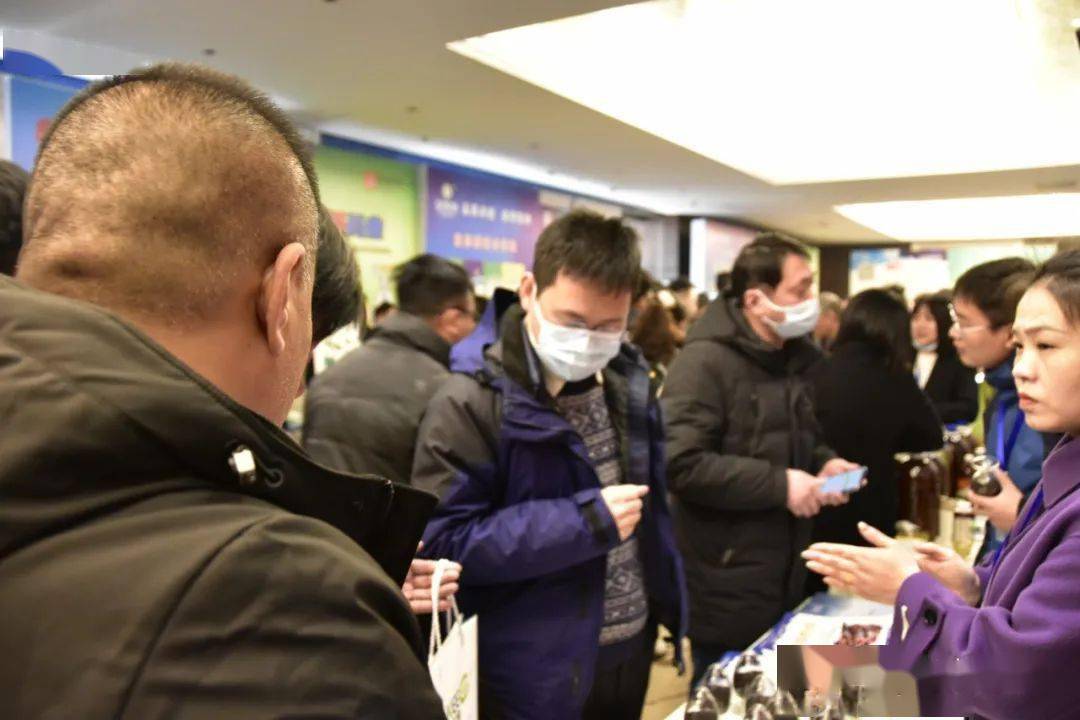 致富经淡水虾养殖视频_致富经淡水养虾视频_淡水养虾技术视频