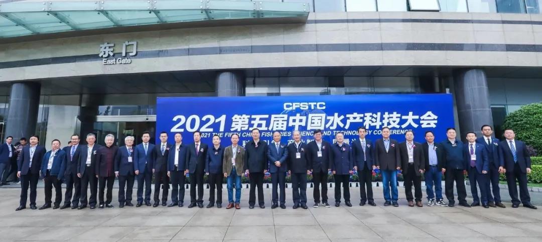 鲈鱼工厂化养殖技术_鲈鱼养殖设备_鲈鱼养殖场