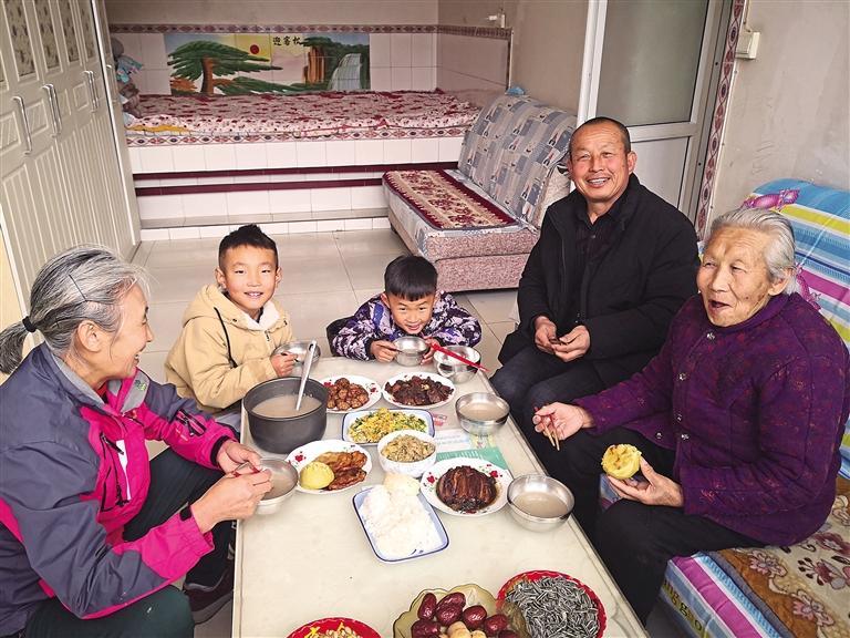 话年味 数幸福——脱贫村里看年景