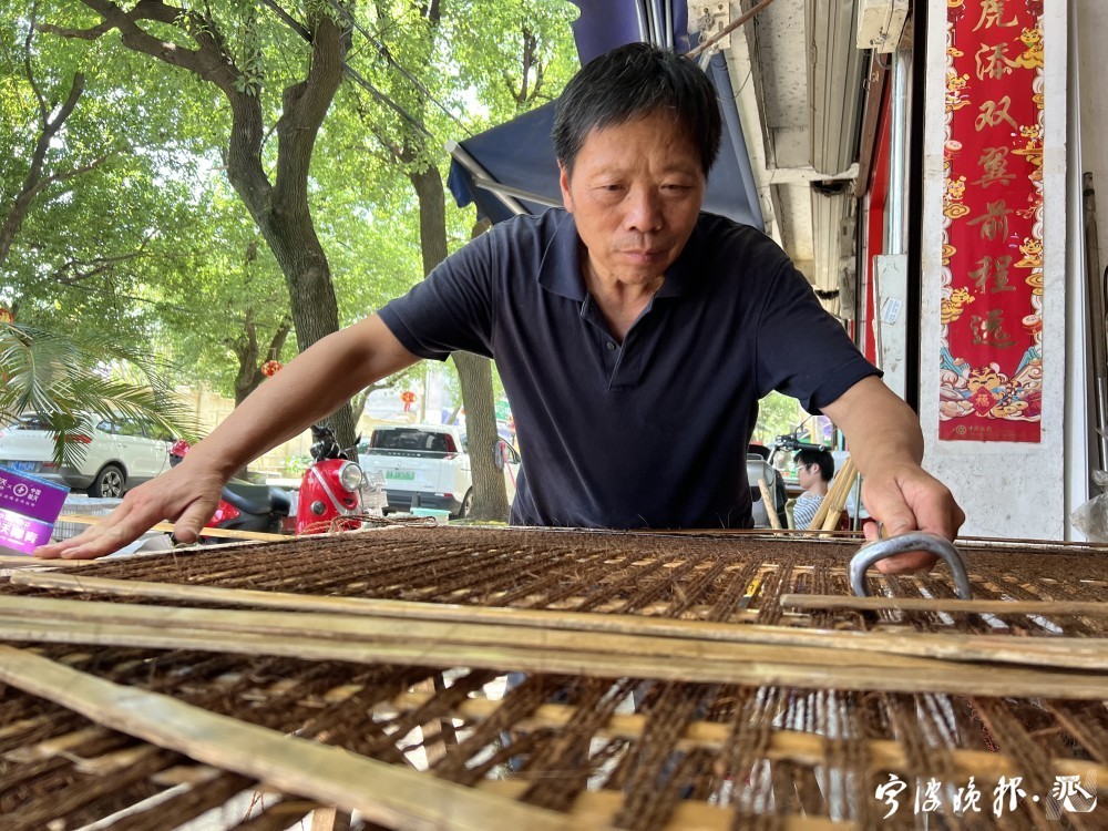 手工编织的棕榈床垫_致富经棕绷床编织_用棕绳怎么编床