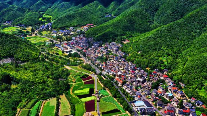 航拍余村 余村村委供图.jpg