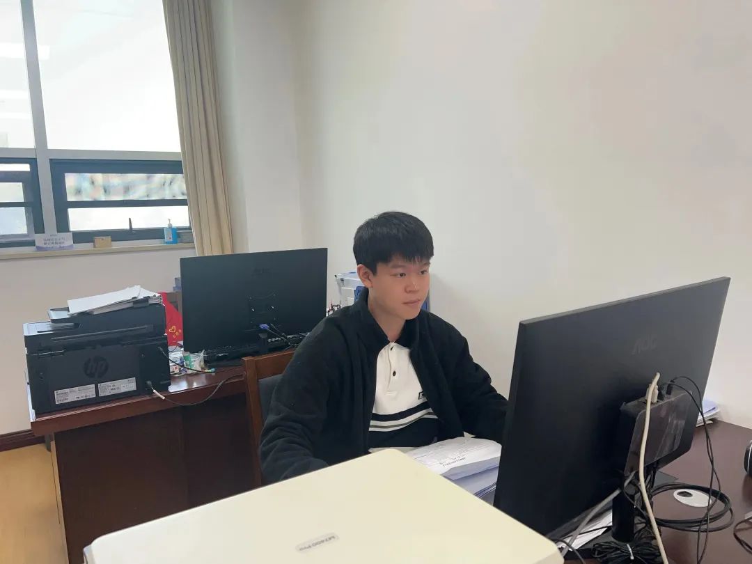 红线虫养殖场视频_红线虫繁殖技术_红线虫养殖技术视频