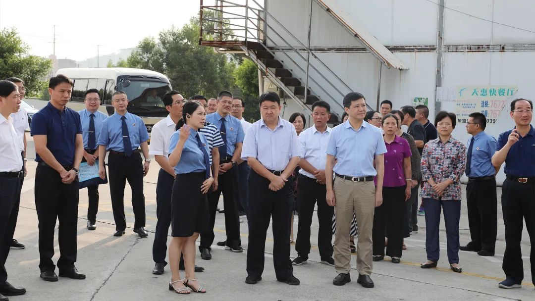 明虾养殖周期多久_明虾养殖技术视频_明虾的养殖