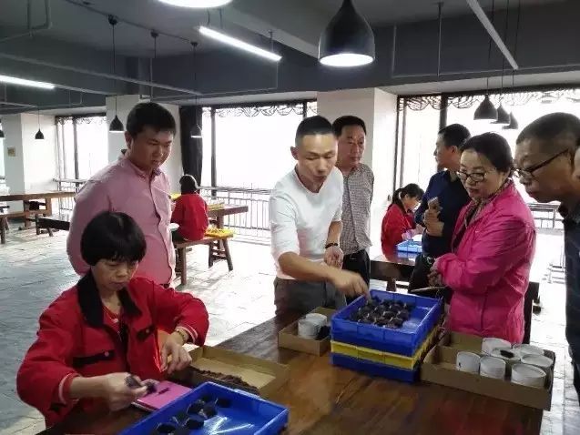 化妆刷致富经_化妆刷制作视频_化妆刷生意好做吗