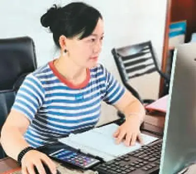 草莓种植致富女能人_种草莓的人有钱吗_种草莓发家致富