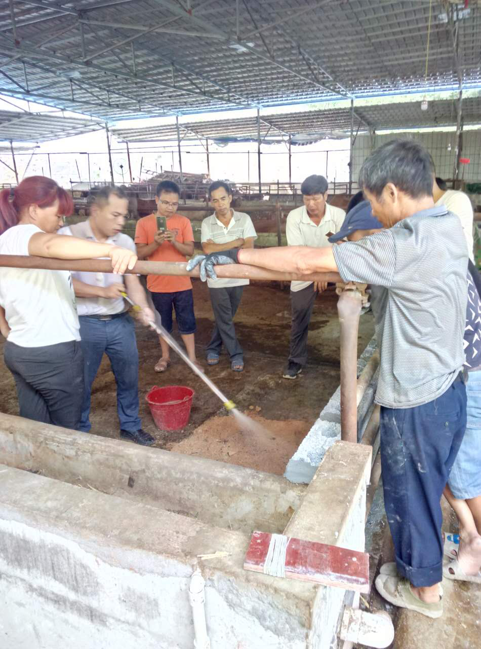 养殖发酵床技术视频_发酵床生态养殖_养殖发酵床制作方法