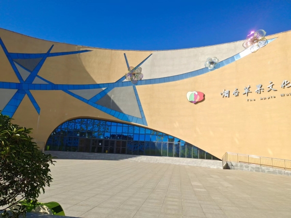 早熟苹果种植致富_早熟苹果苗_早熟苹果树新品种