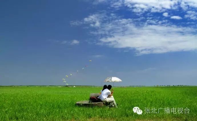 草原明珠点燃农民致富梦想  ——张北县旅游“金手指”点亮农民脱贫新生活