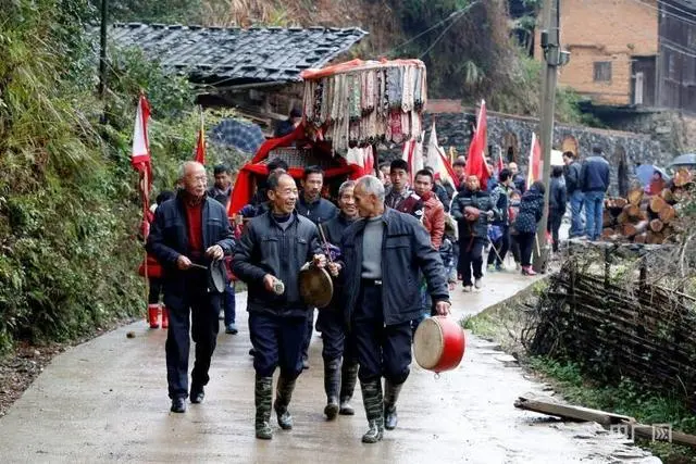 致富屋内养殖视频_屋内养殖致富_致富屋内养殖视频大全