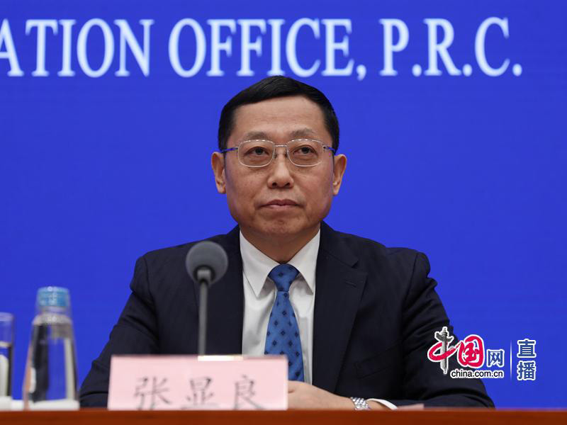 白水虾养殖视频_中国水产养殖白虾技术_水产养殖虾视频