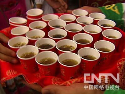 [致富经]高山寻宝的大胆女人(20111124)